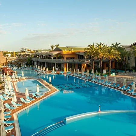 Aqi Pegasos World Hotell Side