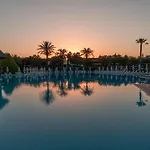 Aqi Pegasos World Hotel Side