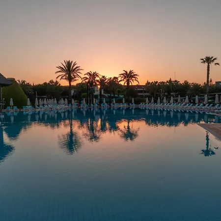 Aqi Pegasos World Hotel Side